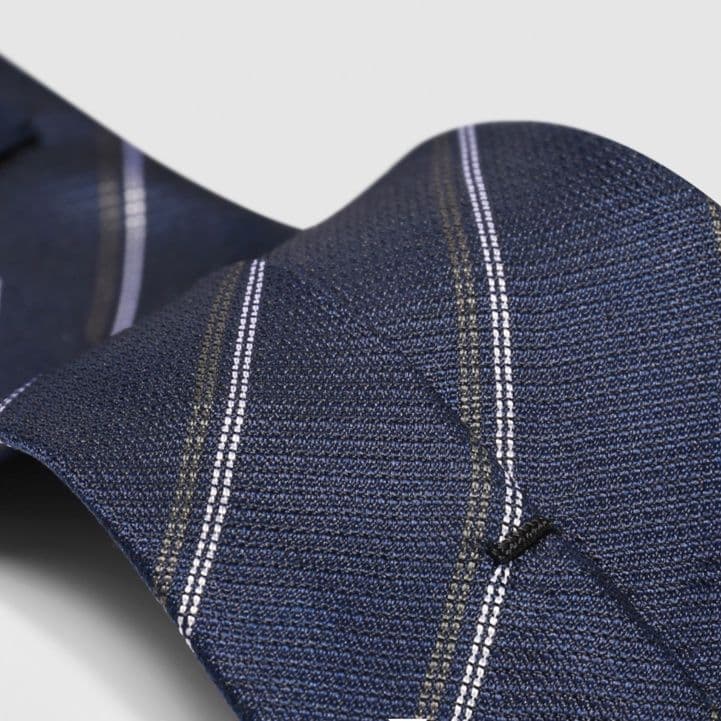 ネクタイ 格調高い紳士のストライプ