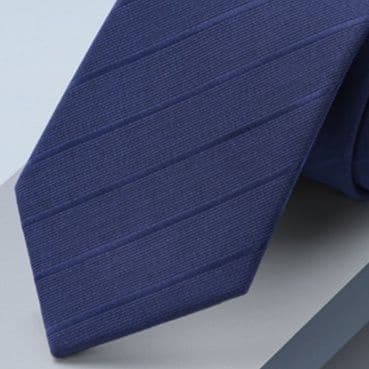 ジッパー式ネクタイ 上質さりげないストライプ模様