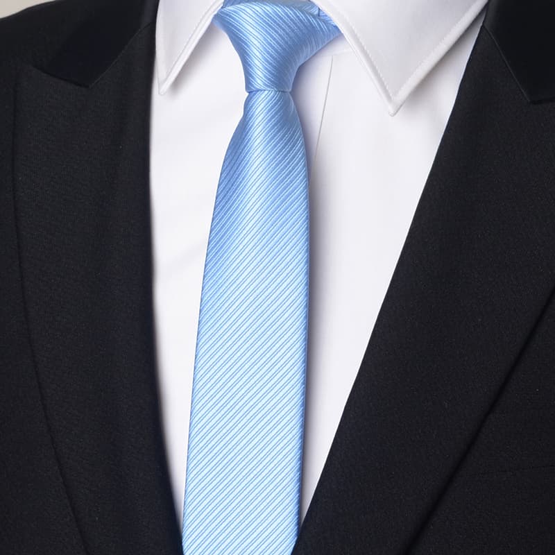 上品シルク風ストライプ柄ネクタイ