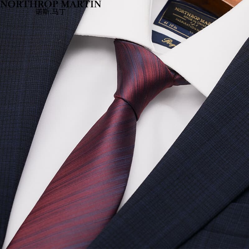 上質シルク ストライプ ネクタイ